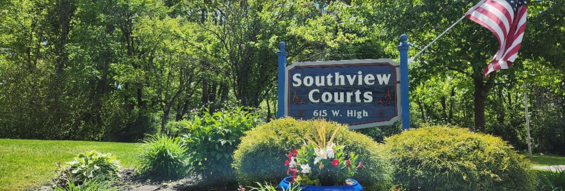 Southview Courts Sign